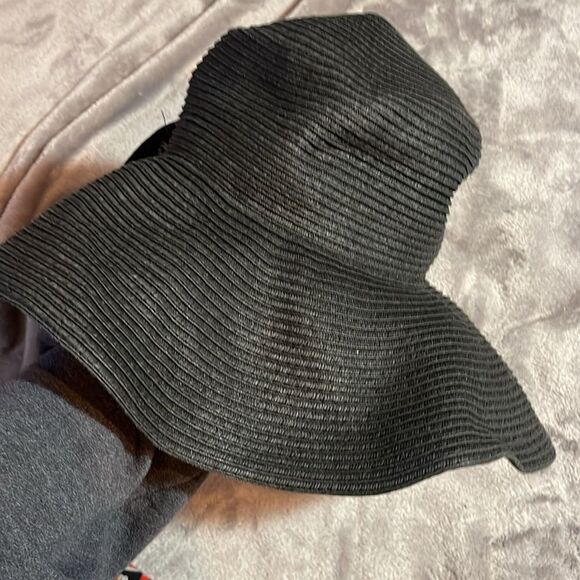 Mermaid off duty hat - Picture 3 of 4